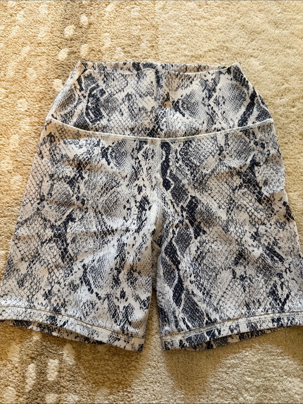 ALO Yoga Snake Print Biker Shorts in Neutral Gray